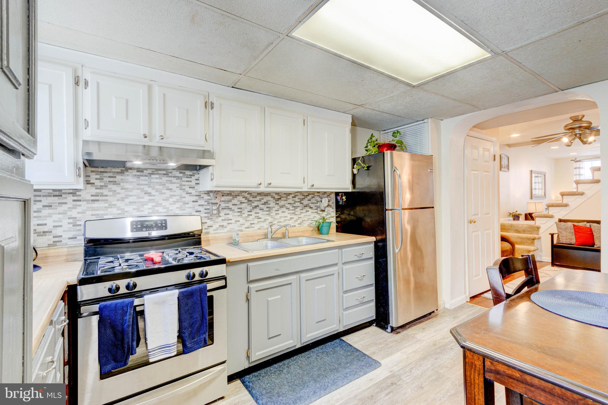 LOCUST POINT - Residential