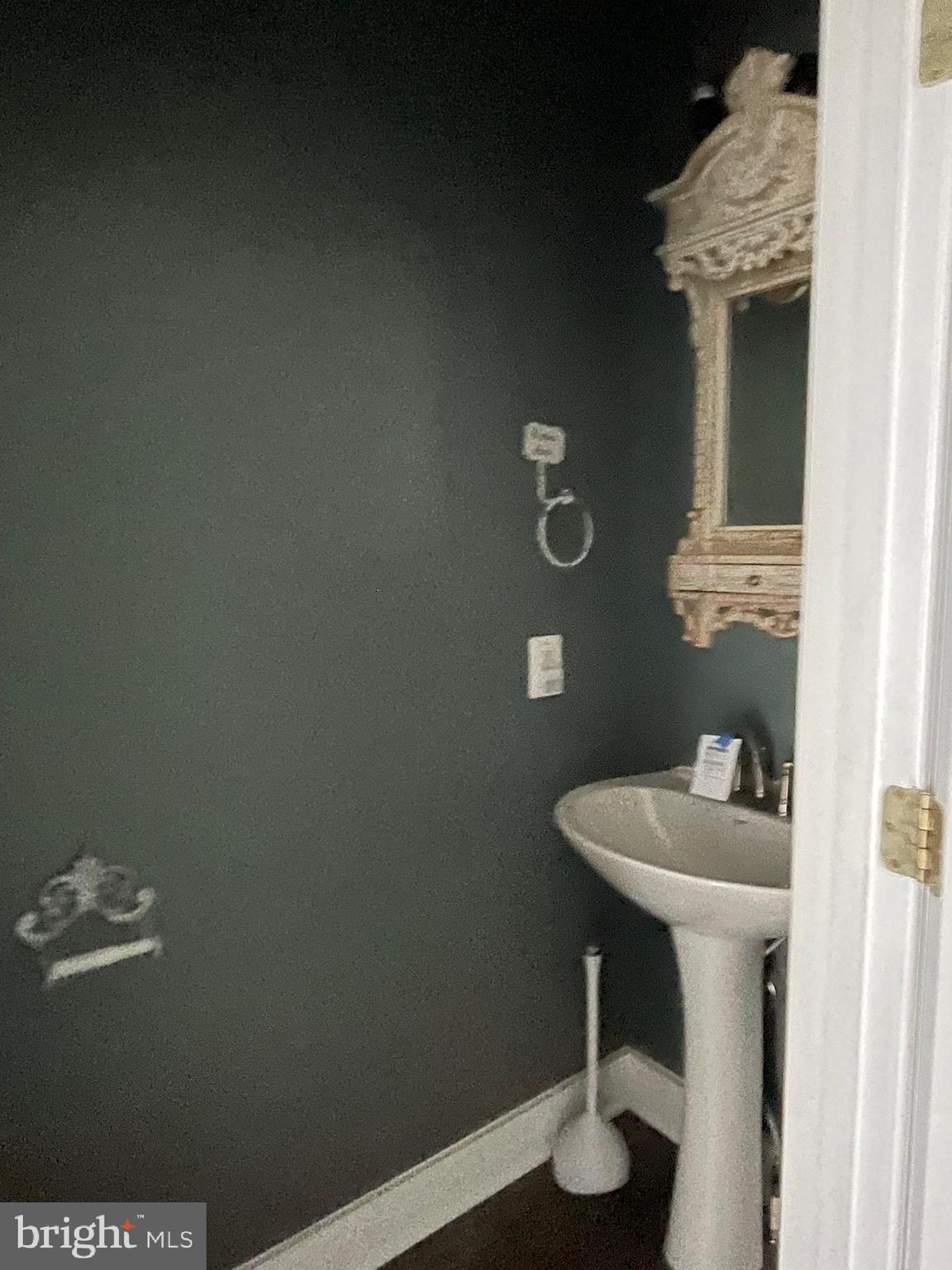 BROOKFIELD - Residential