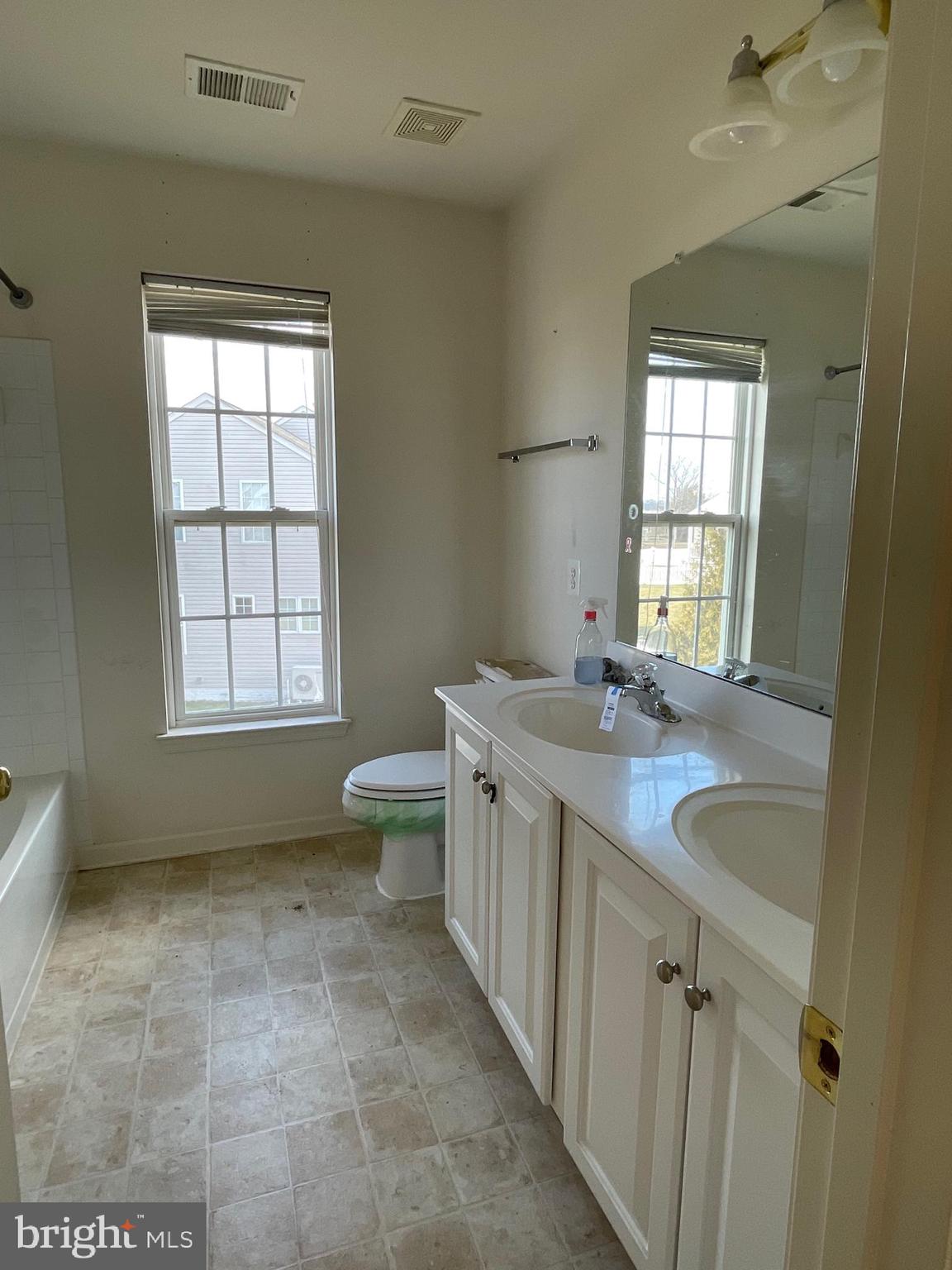 BROOKFIELD - Residential