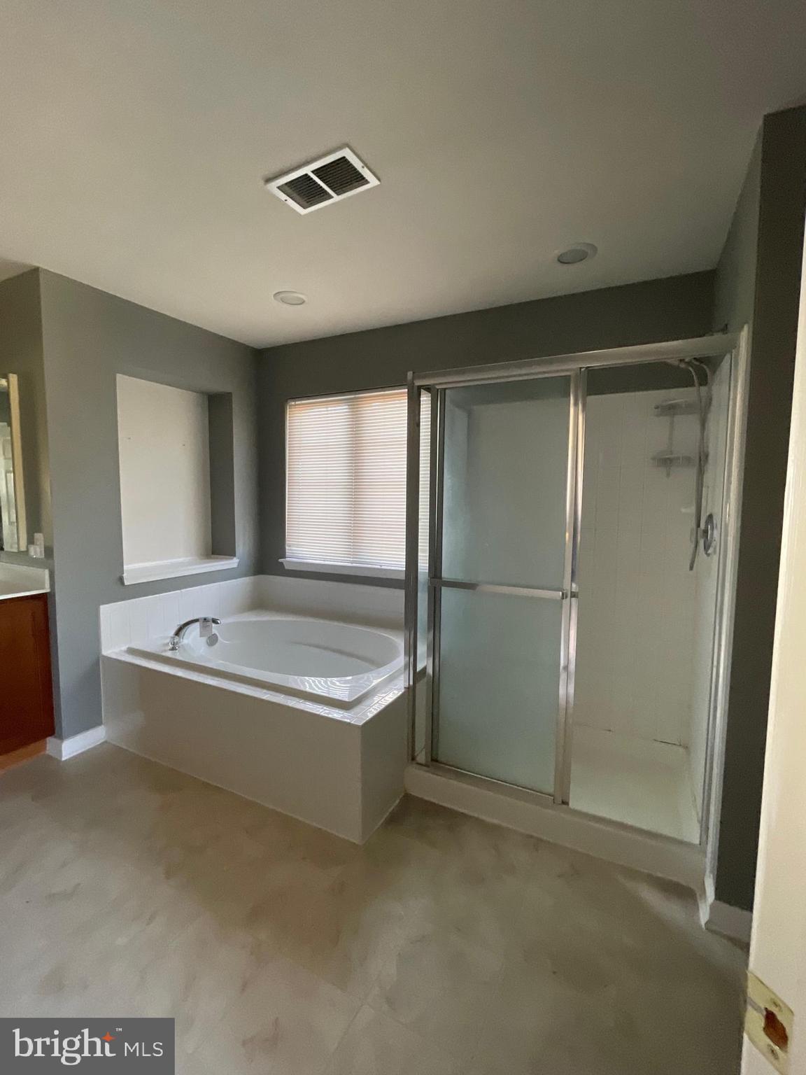 BROOKFIELD - Residential