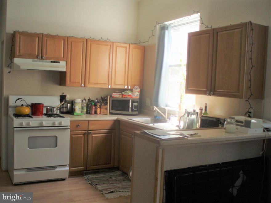 This modern one bedroom has a bright and open layout. It features an updated kitchen (dishwasher, garbage disposal) and bath, central air & heat, good closet space. Laundry area in basement with washer and dryer. On the corner at 21st & Green Sts. is the new bus Route 49. This route connects University City to the Philadelphia neighborhoods of Brewerytown, Fairmount, Grays Ferry and Strawberry Mansion. It also serves Amtrak 30th Street Station, and the Ben Franklin Parkway attractions. - Available May 1st - $1,350/month + electric and gas - 1st, last and security deposit (1 month) required before move-in. - $50 credit check required. - one year lease minimum.