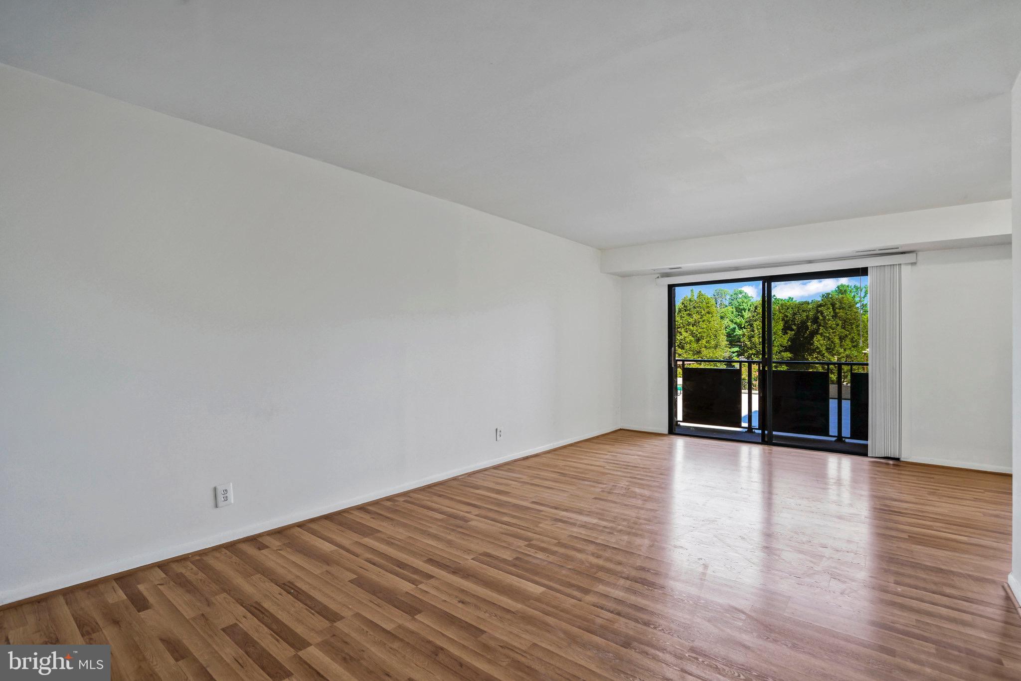 WOODLAKE TOWERS - Residential