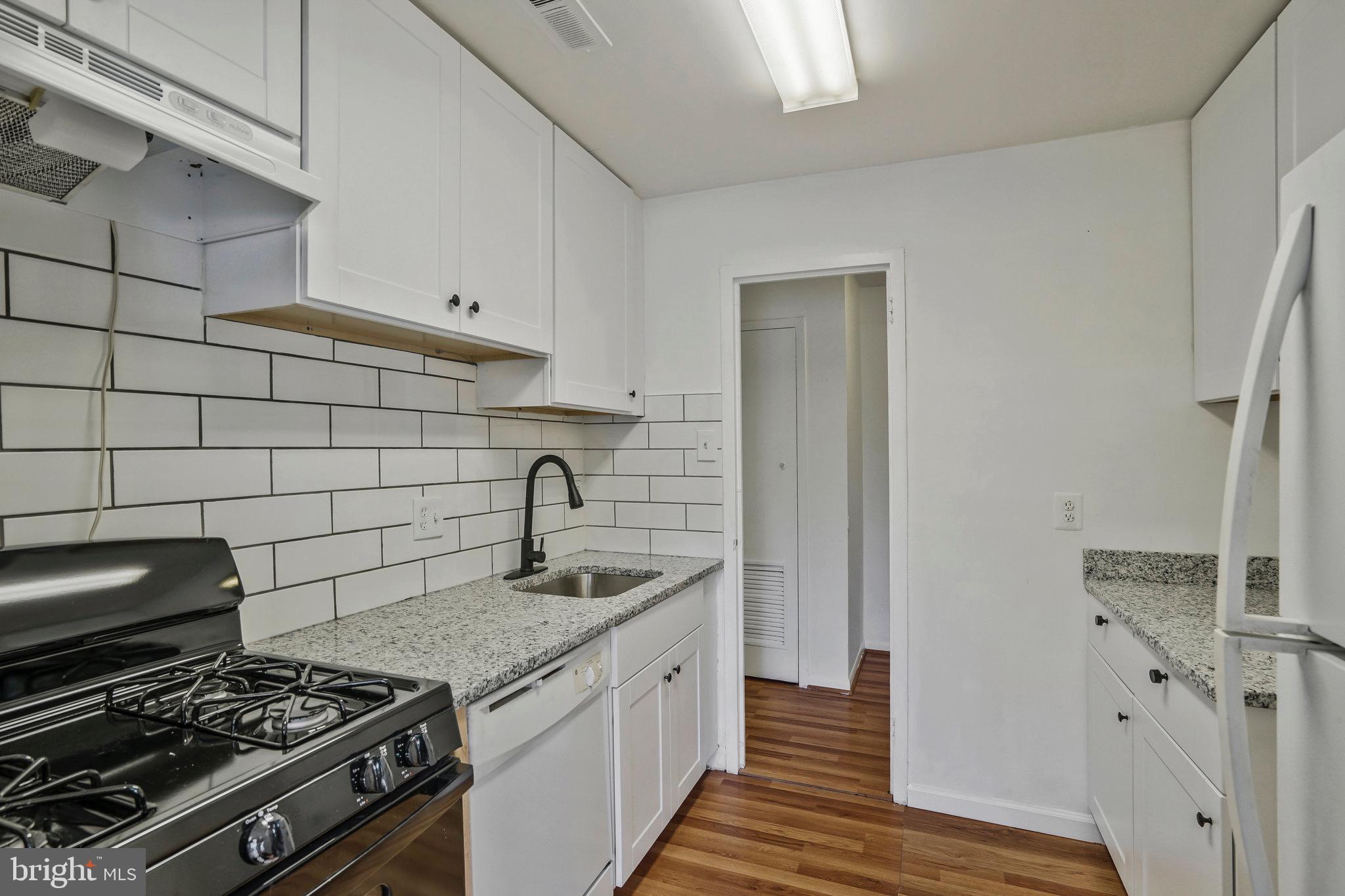 WOODLAKE TOWERS - Residential