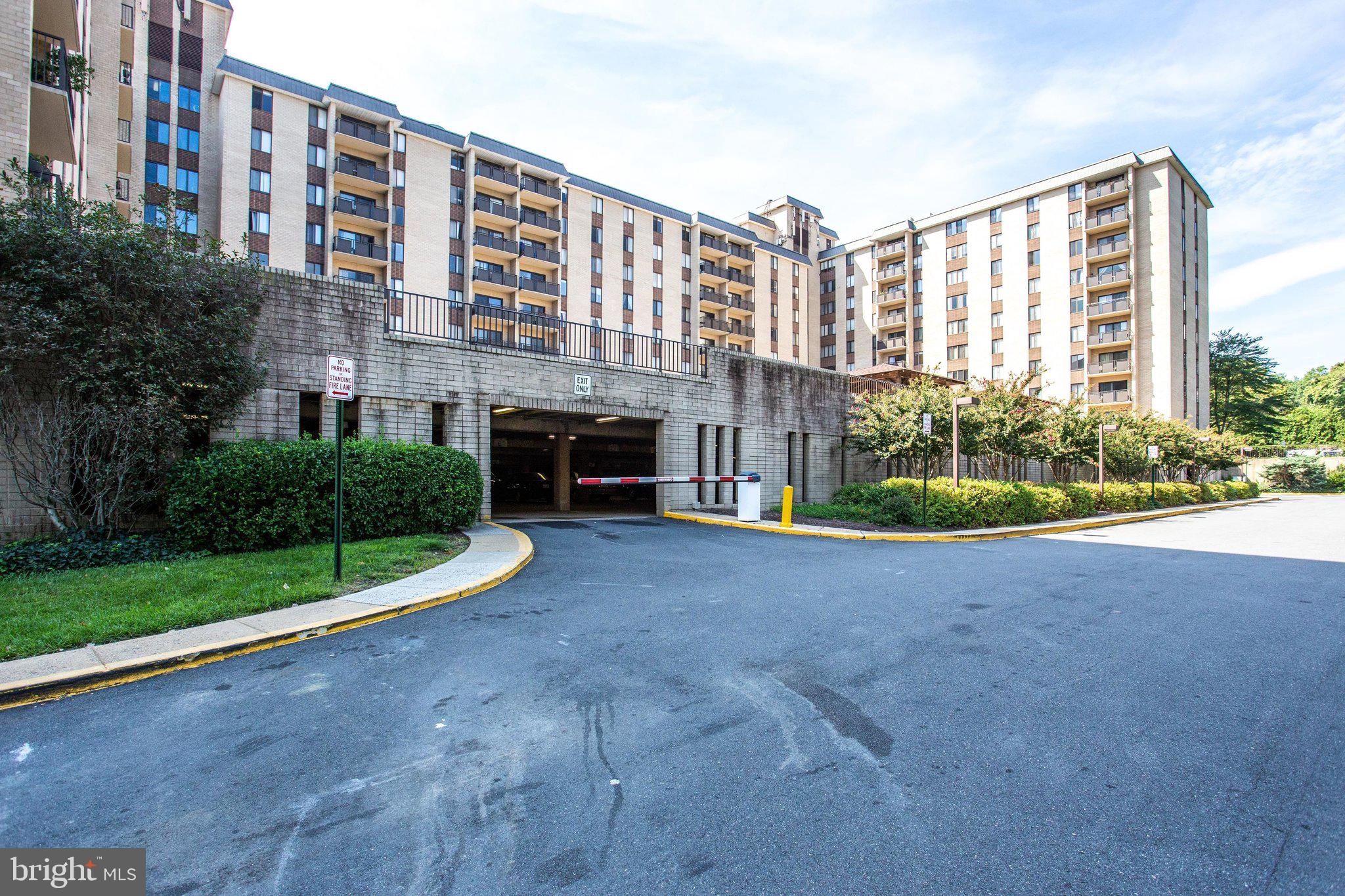 WOODLAKE TOWERS - Residential