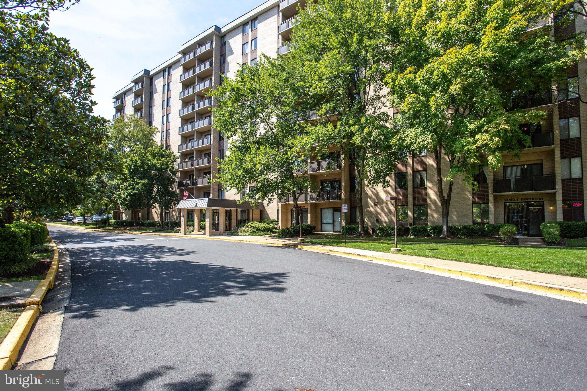 WOODLAKE TOWERS - Residential