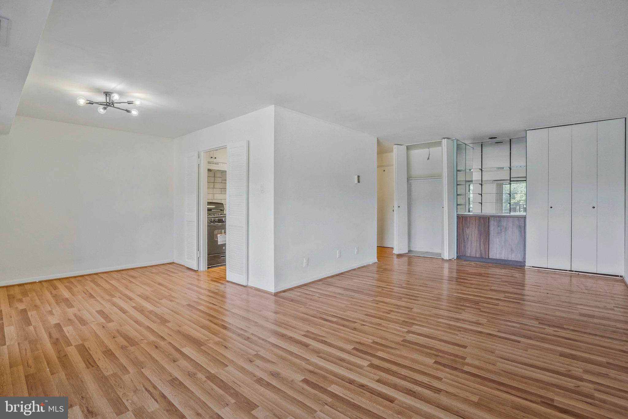 WOODLAKE TOWERS - Residential