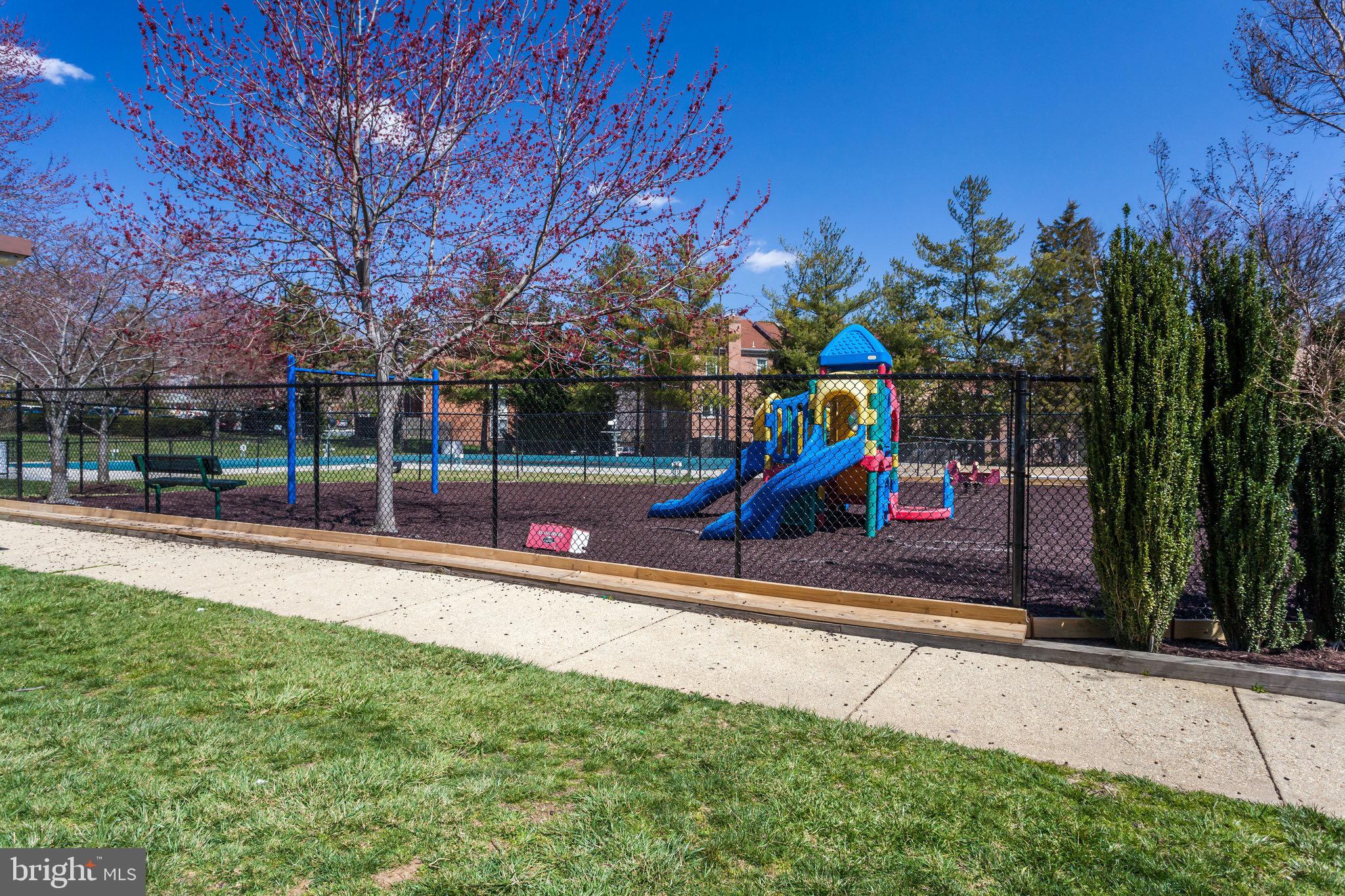 WOODLAKE TOWERS - Residential