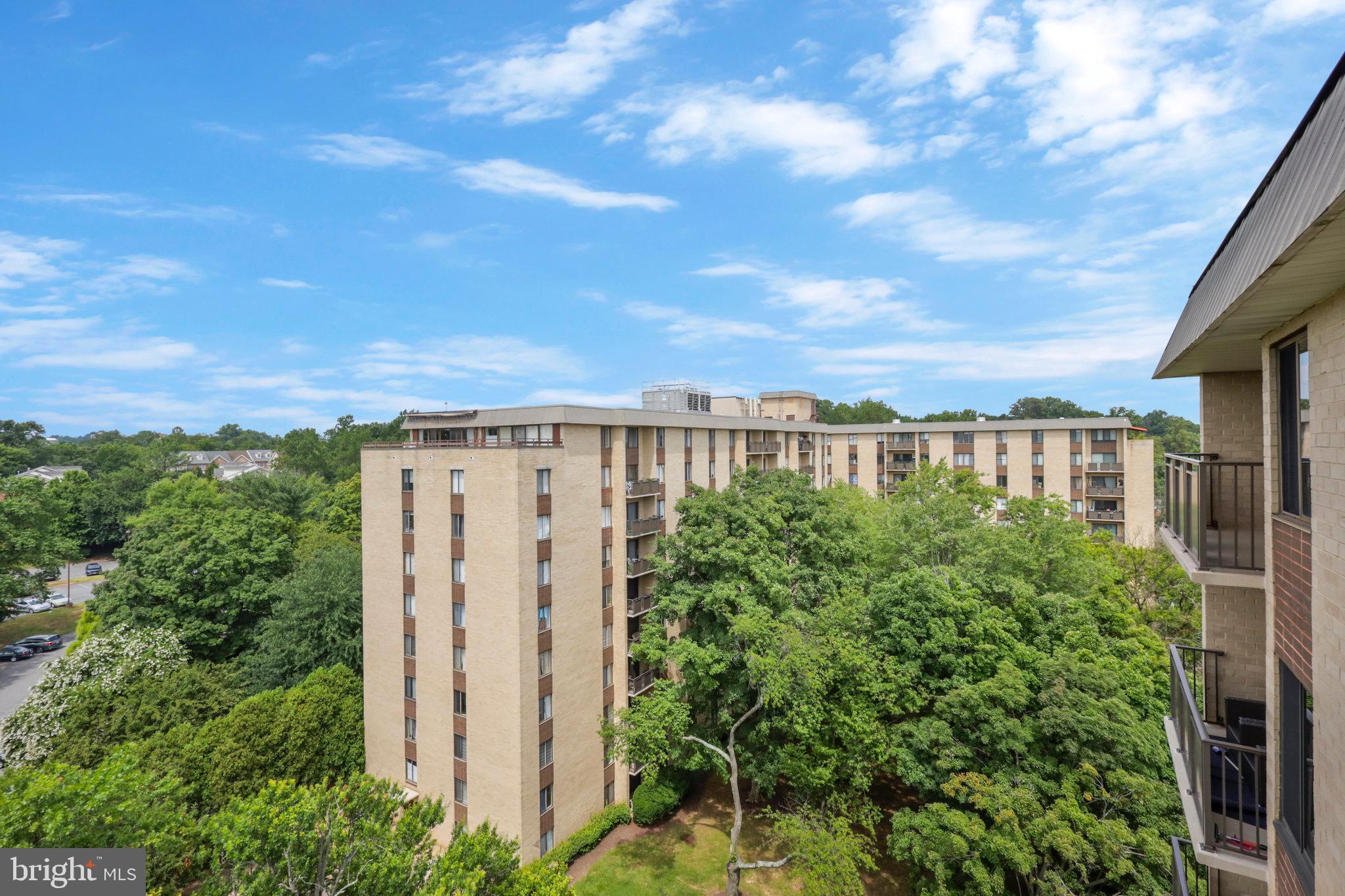 WOODLAKE TOWERS - Residential