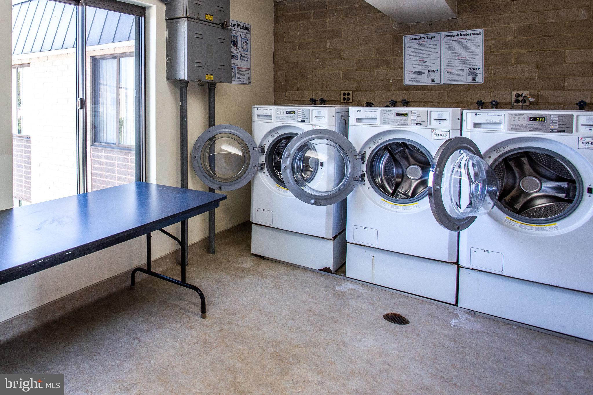 WOODLAKE TOWERS - Residential