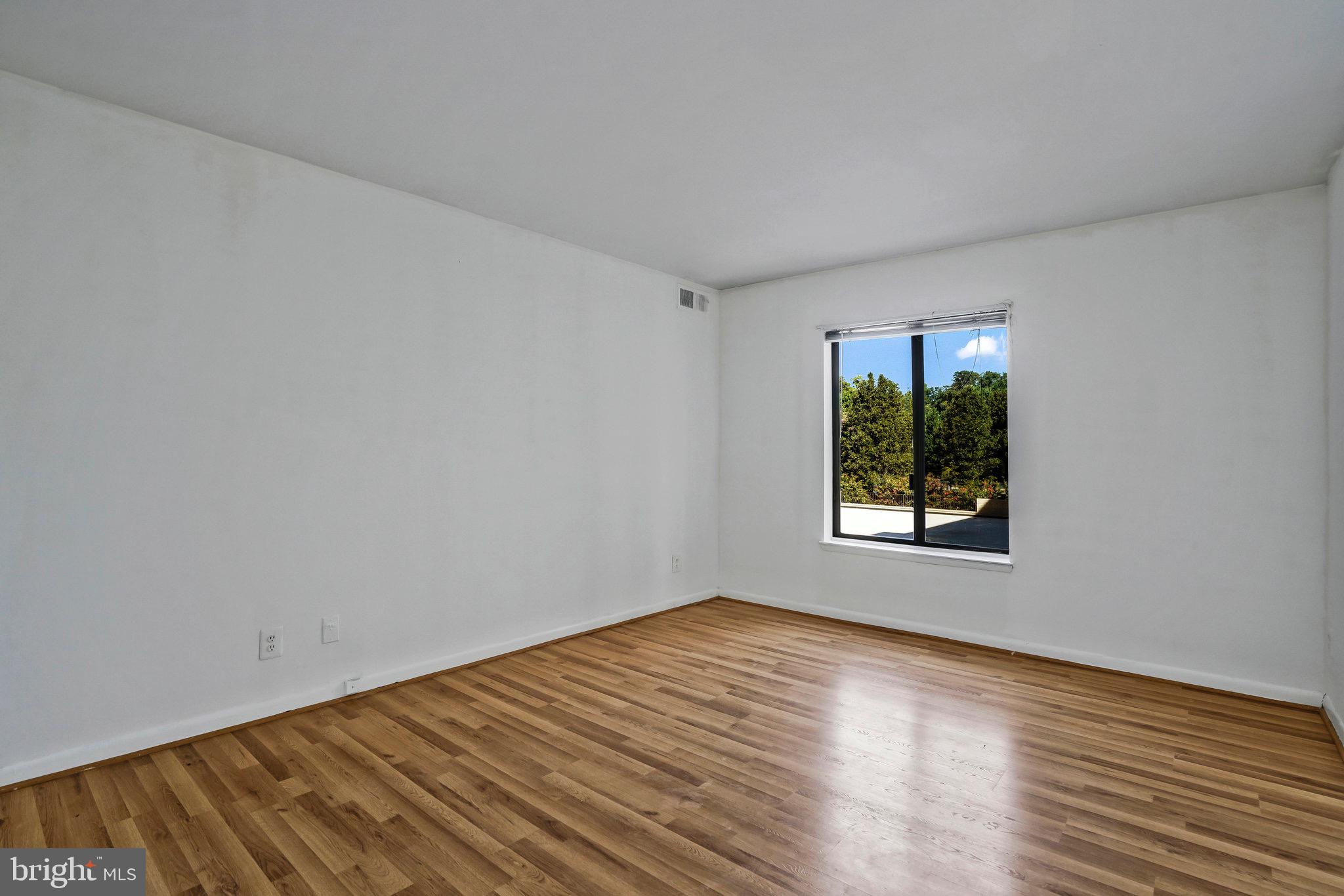 WOODLAKE TOWERS - Residential