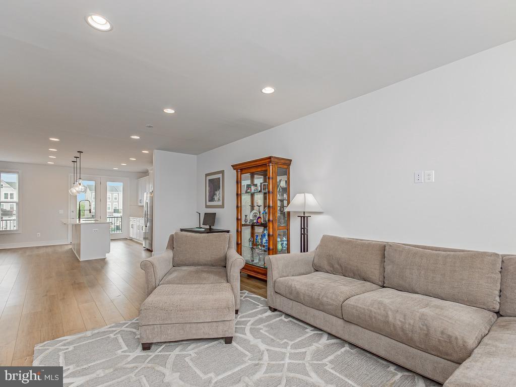 ROBINSON MANOR - Residential Lease