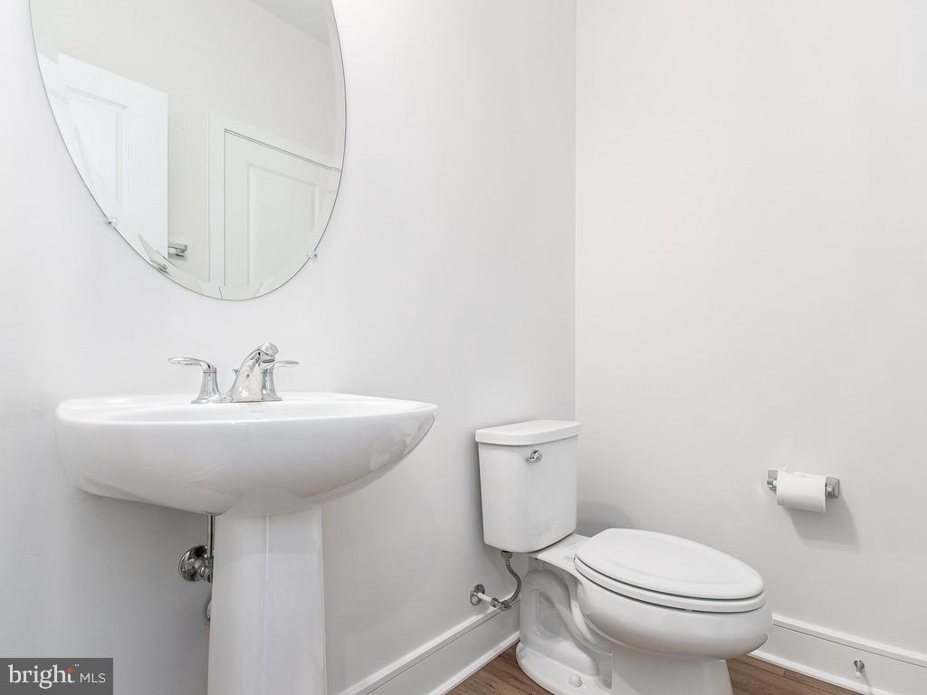 ROBINSON MANOR - Residential Lease