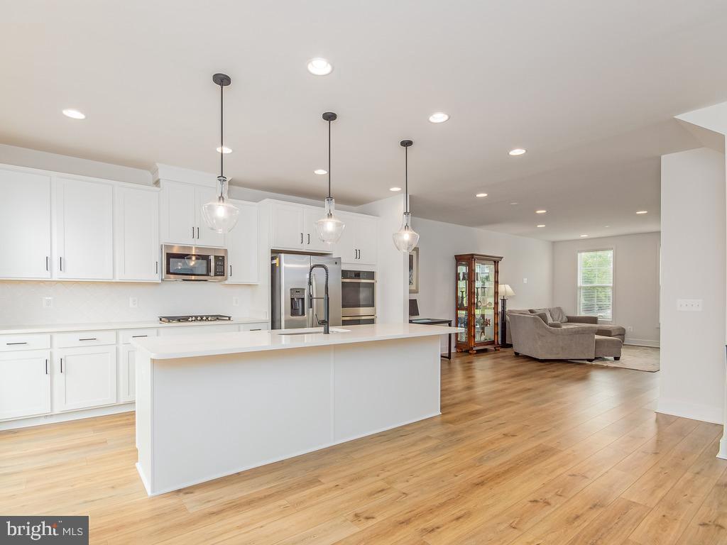 ROBINSON MANOR - Residential Lease