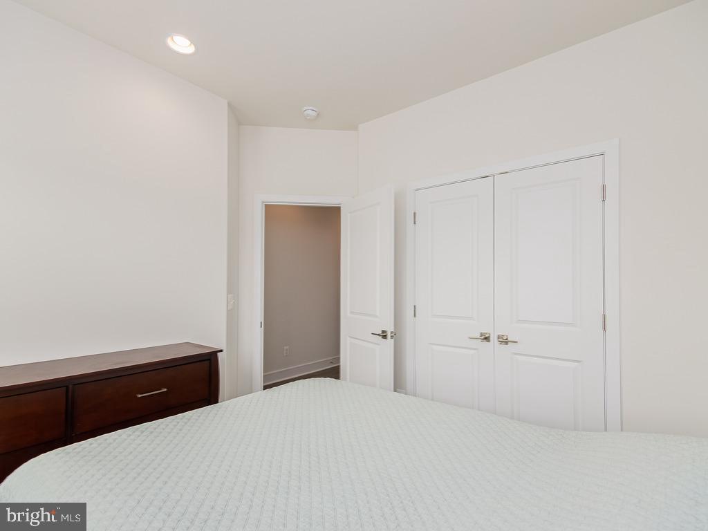 ROBINSON MANOR - Residential Lease