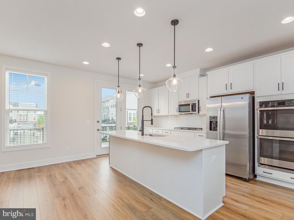 ROBINSON MANOR - Residential Lease