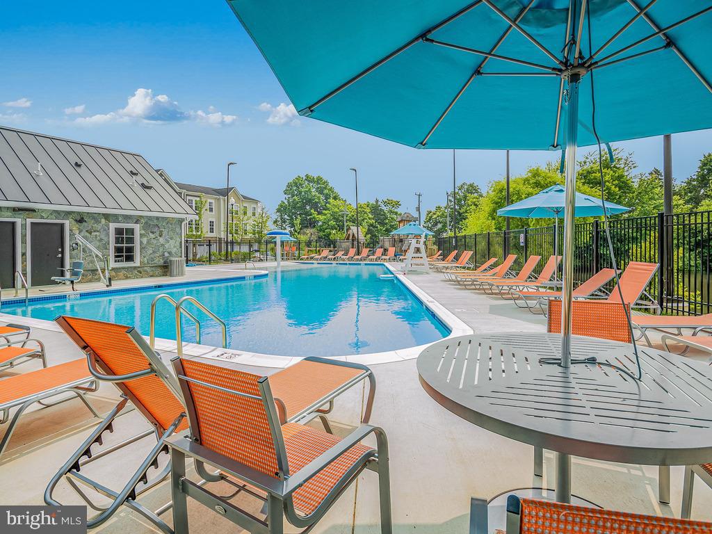 ROBINSON MANOR - Residential Lease