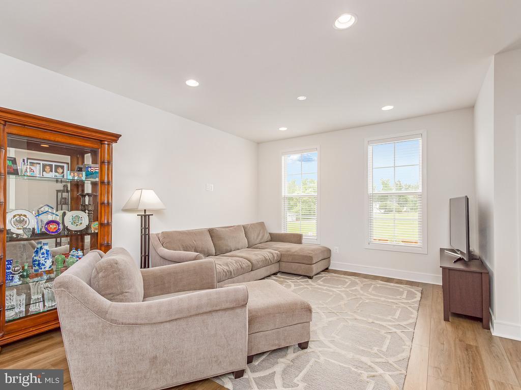 ROBINSON MANOR - Residential Lease