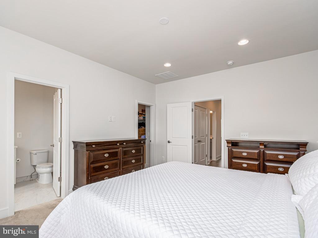 ROBINSON MANOR - Residential Lease