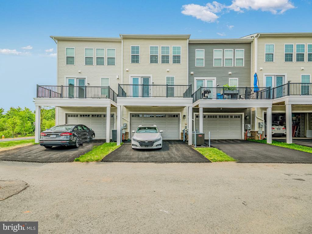 ROBINSON MANOR - Residential Lease