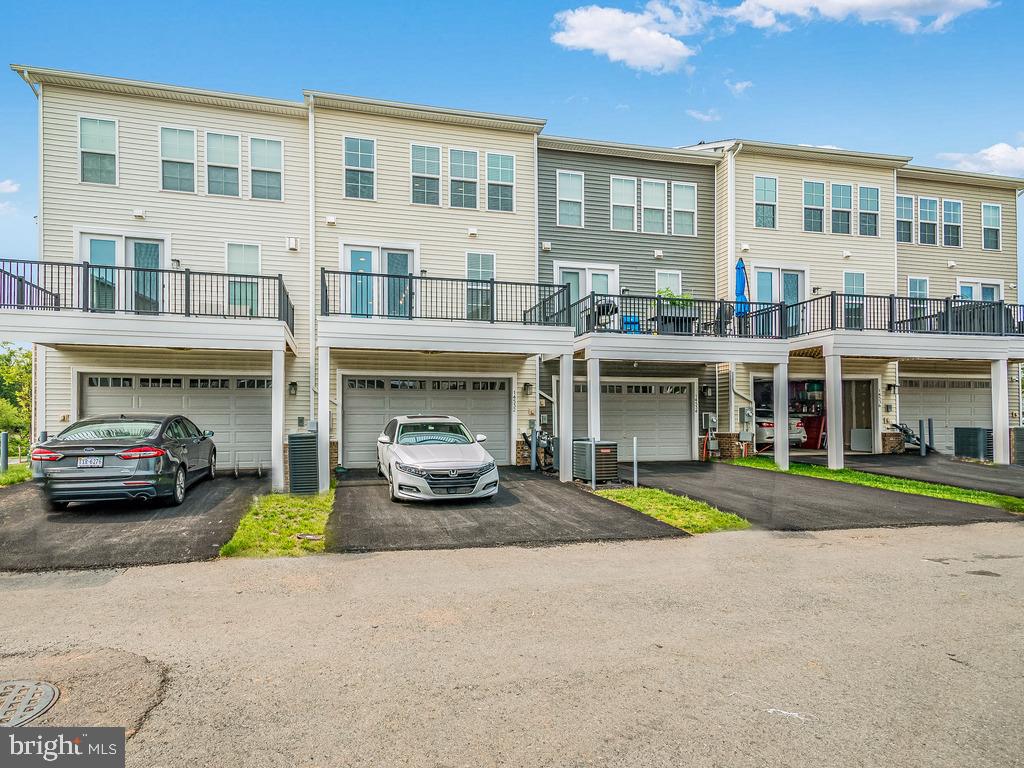 ROBINSON MANOR - Residential Lease