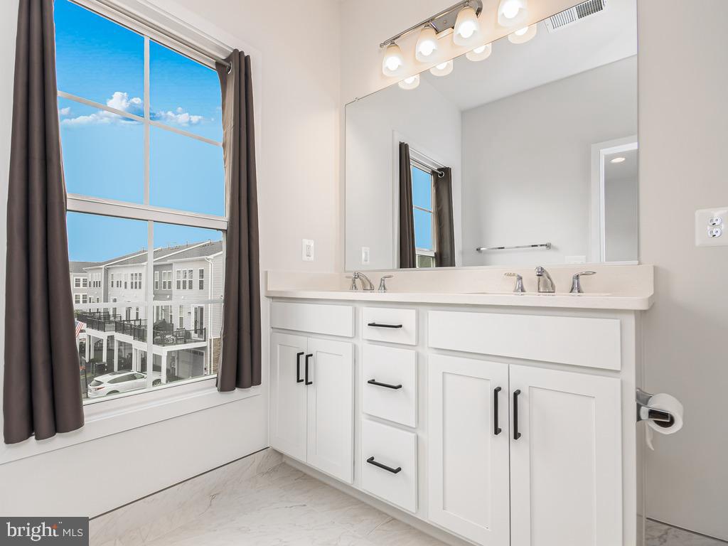 ROBINSON MANOR - Residential Lease