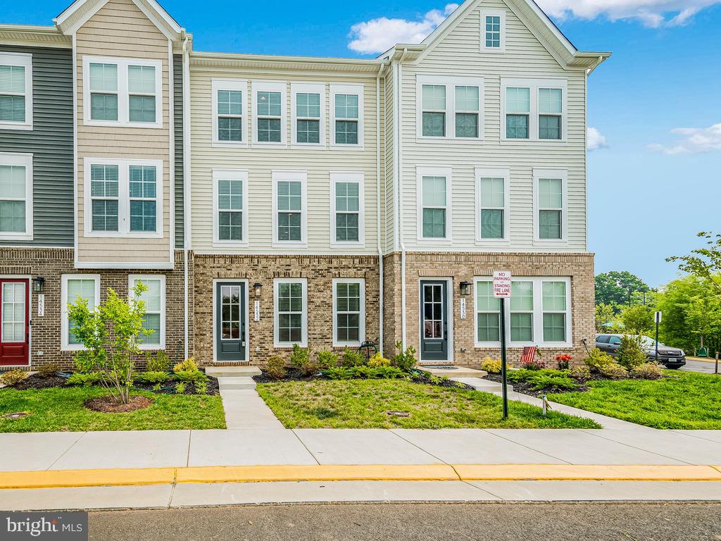 ROBINSON MANOR - Residential Lease