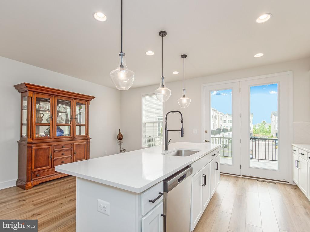 ROBINSON MANOR - Residential Lease