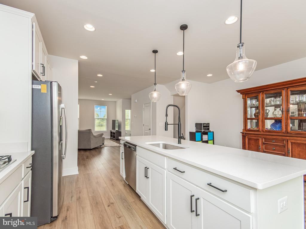 ROBINSON MANOR - Residential Lease