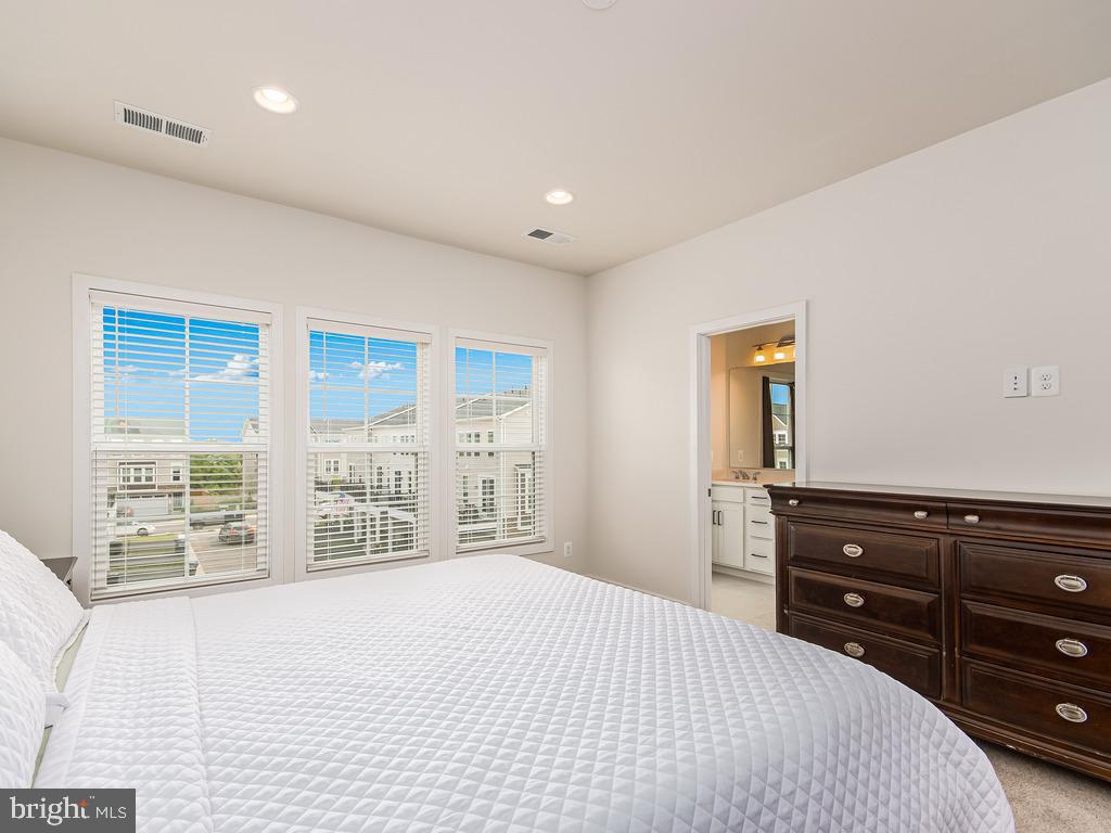 ROBINSON MANOR - Residential Lease