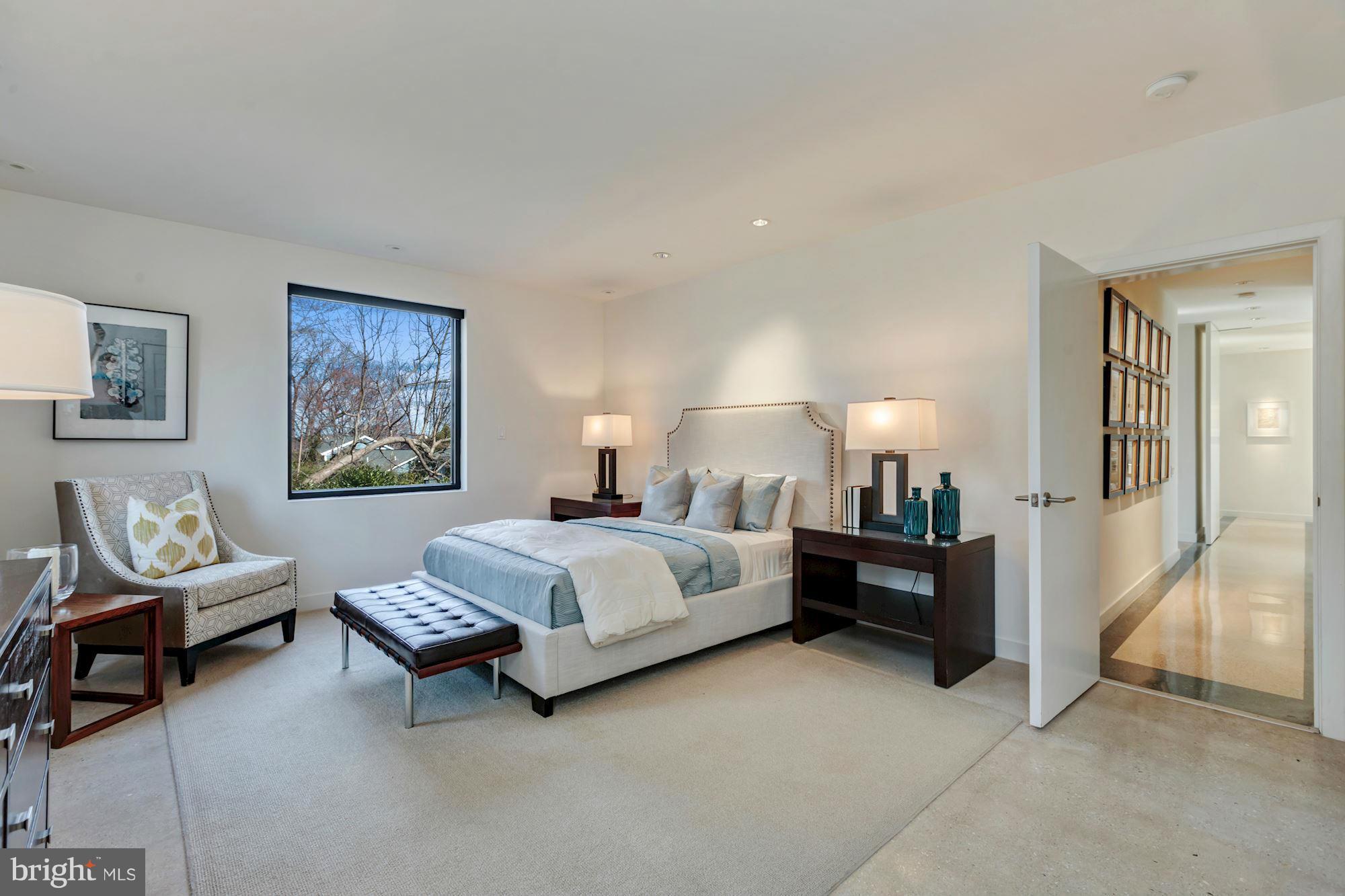 ARLINGTON RIDGE - Residential