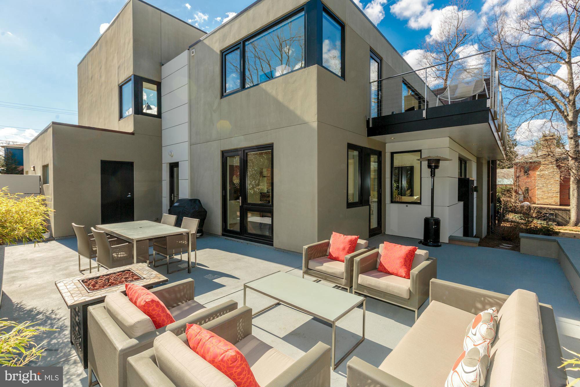 ARLINGTON RIDGE - Residential