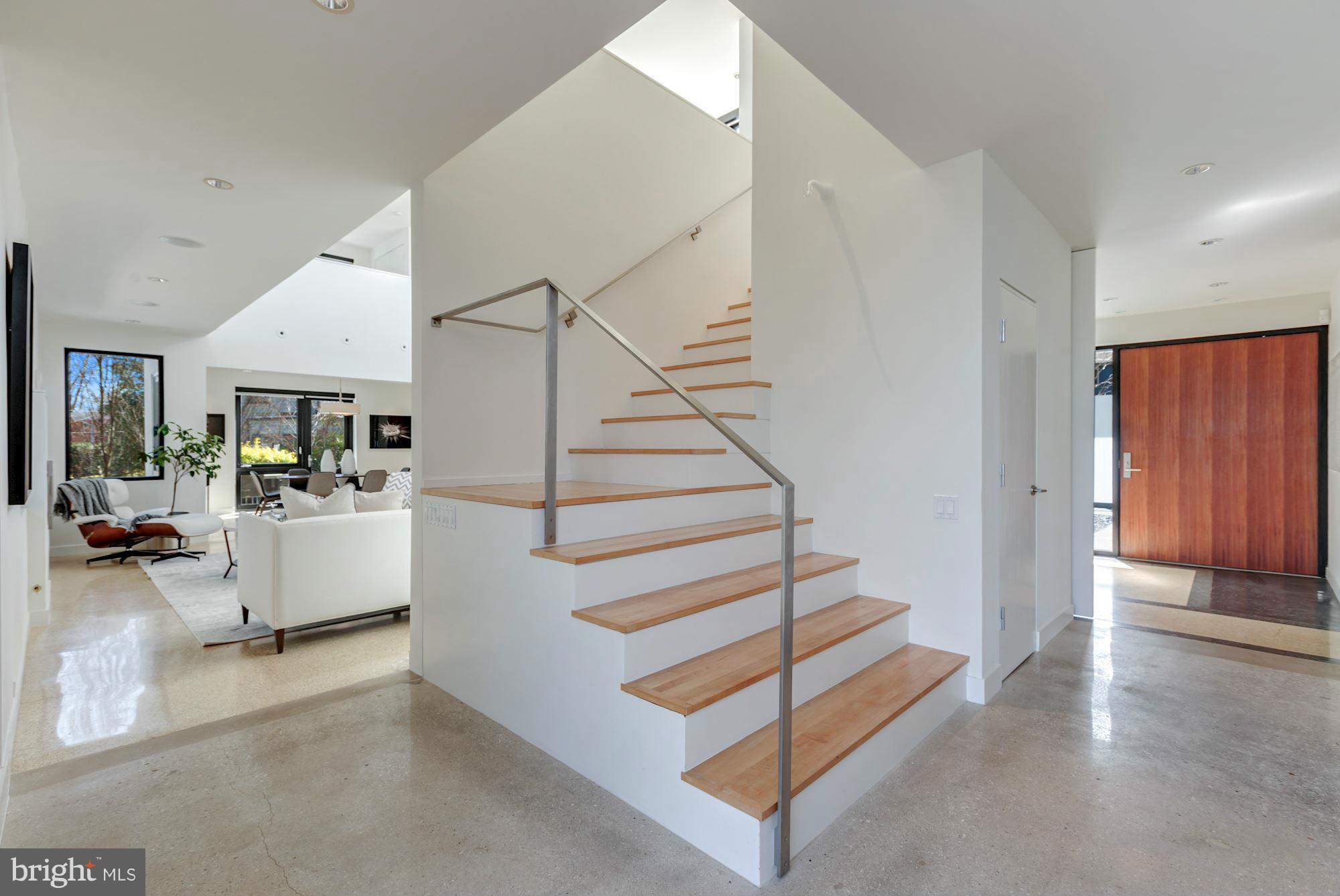 ARLINGTON RIDGE - Residential