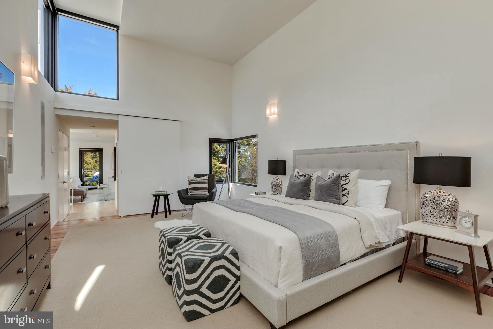 ARLINGTON RIDGE - Residential