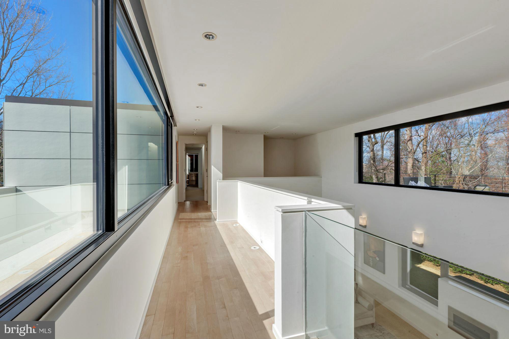 ARLINGTON RIDGE - Residential