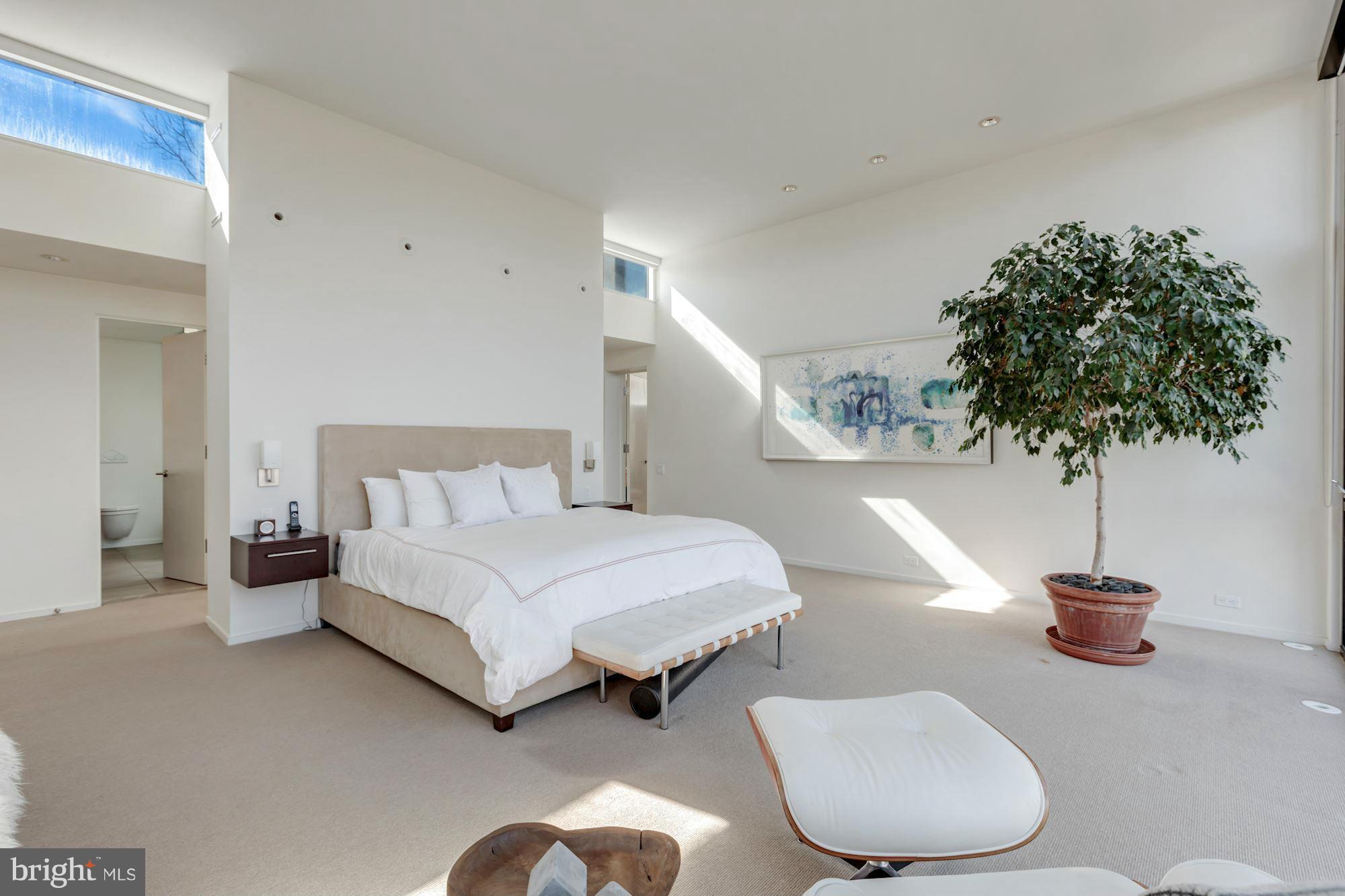 ARLINGTON RIDGE - Residential