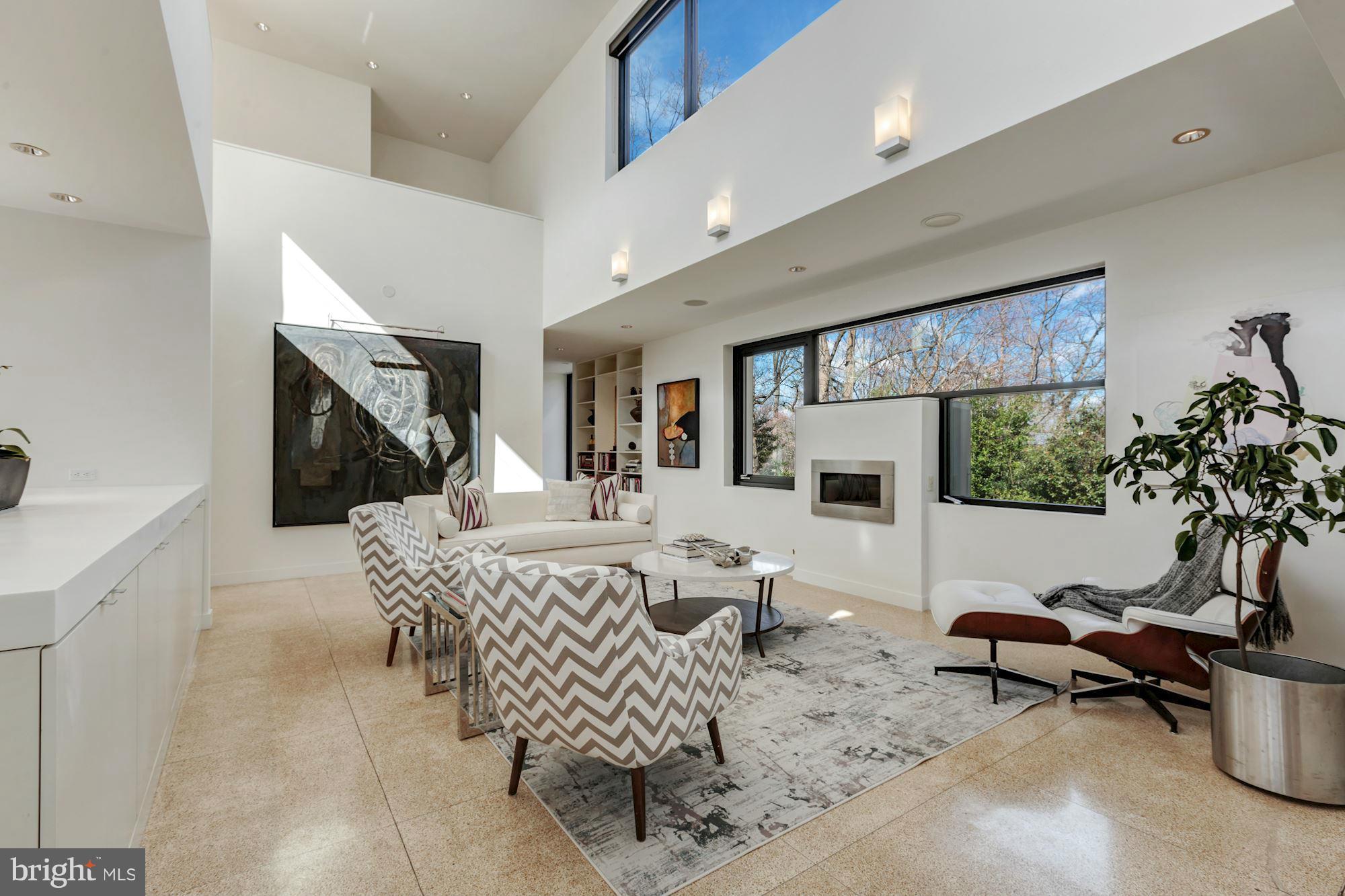 ARLINGTON RIDGE - Residential