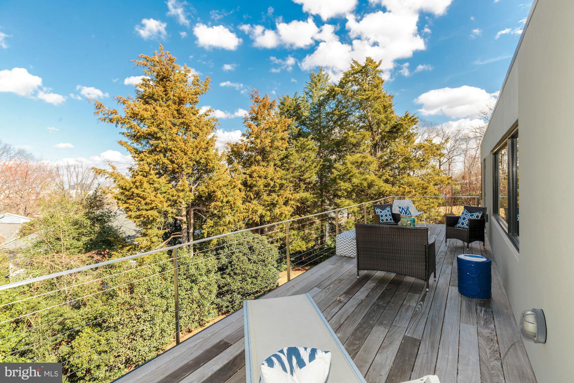 ARLINGTON RIDGE - Residential