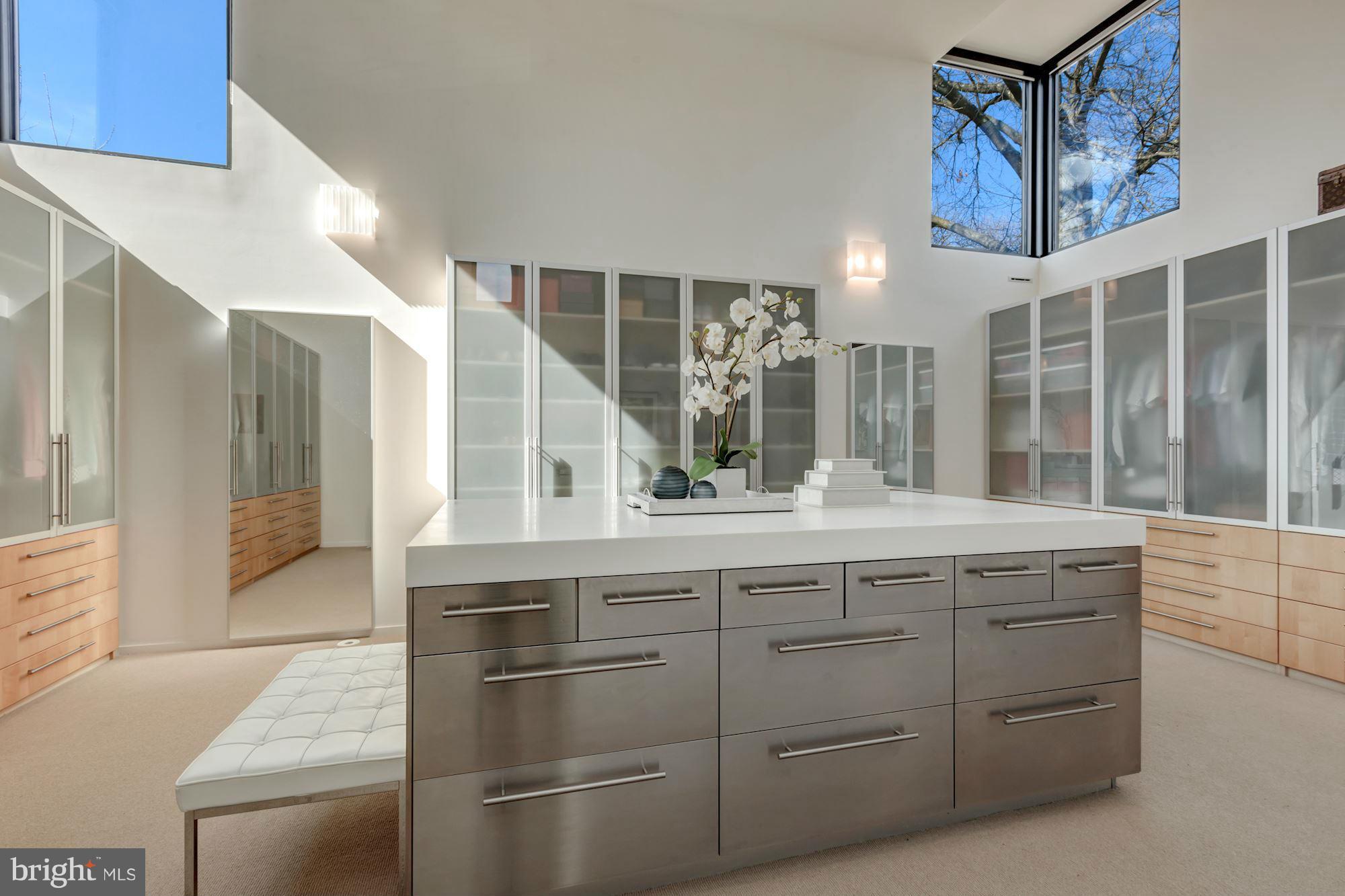 ARLINGTON RIDGE - Residential