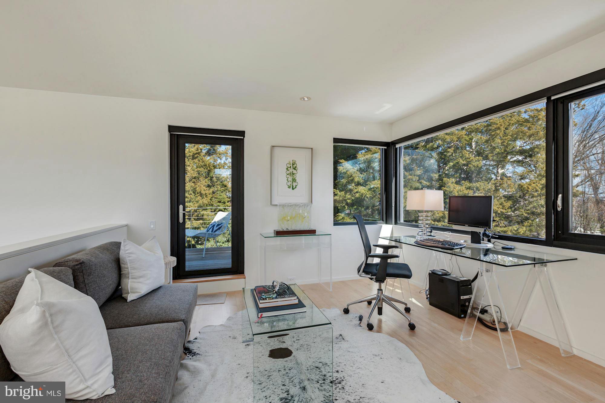 ARLINGTON RIDGE - Residential