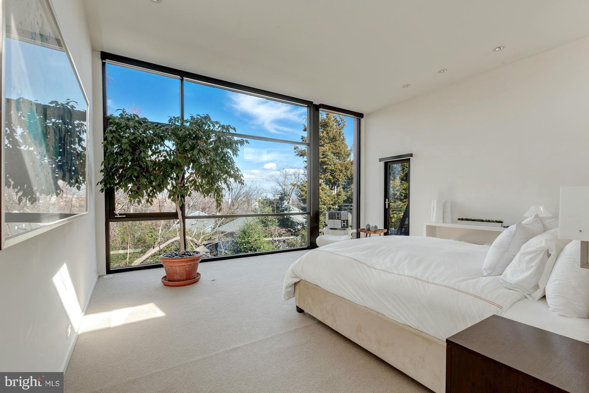 ARLINGTON RIDGE - Residential