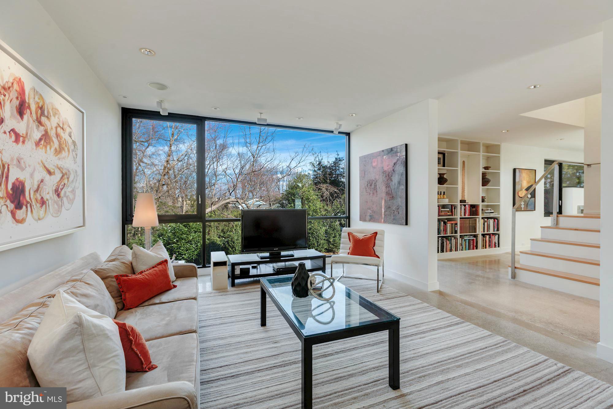 ARLINGTON RIDGE - Residential