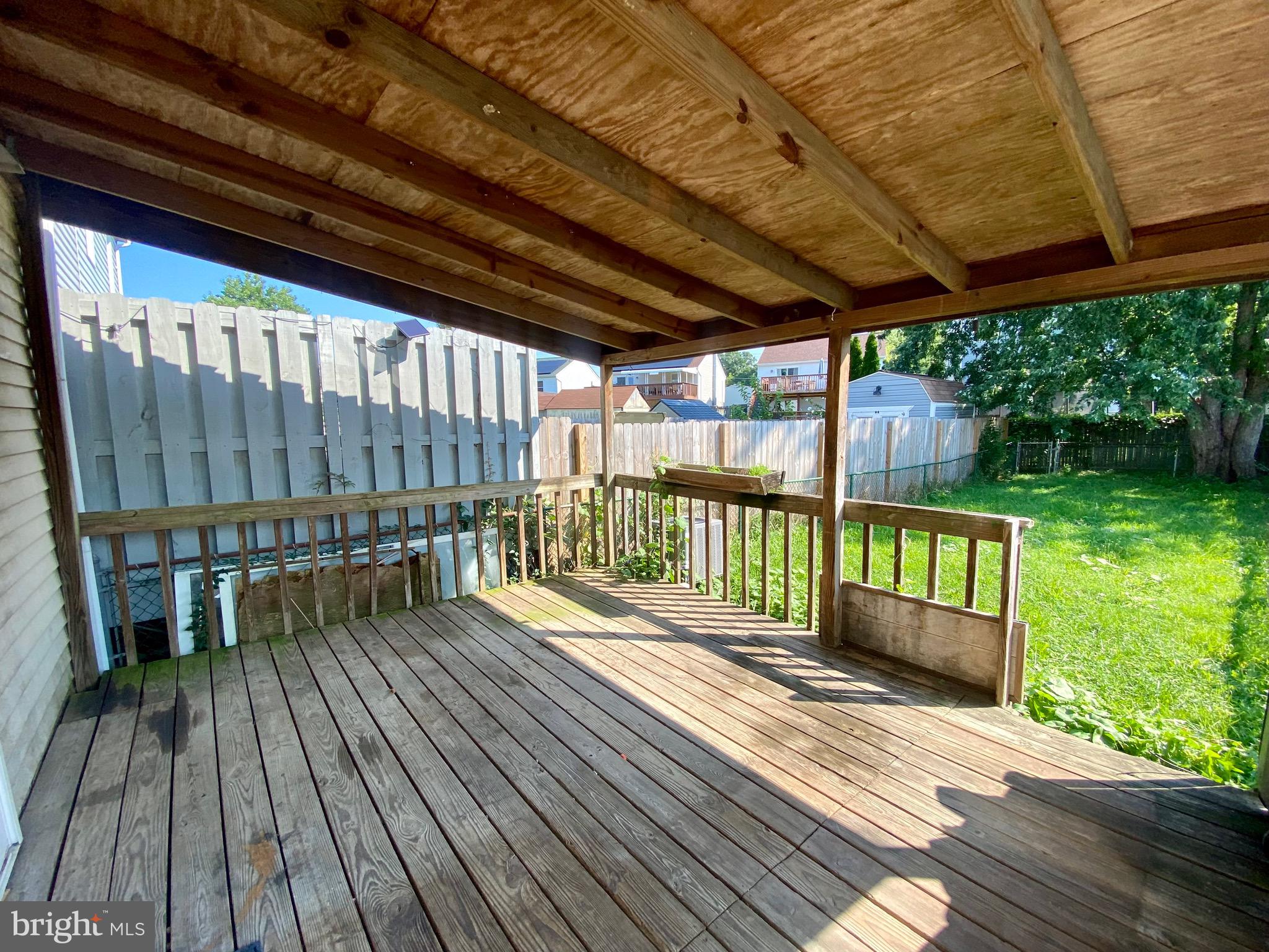 CARROLLWOOD MANOR - Residential