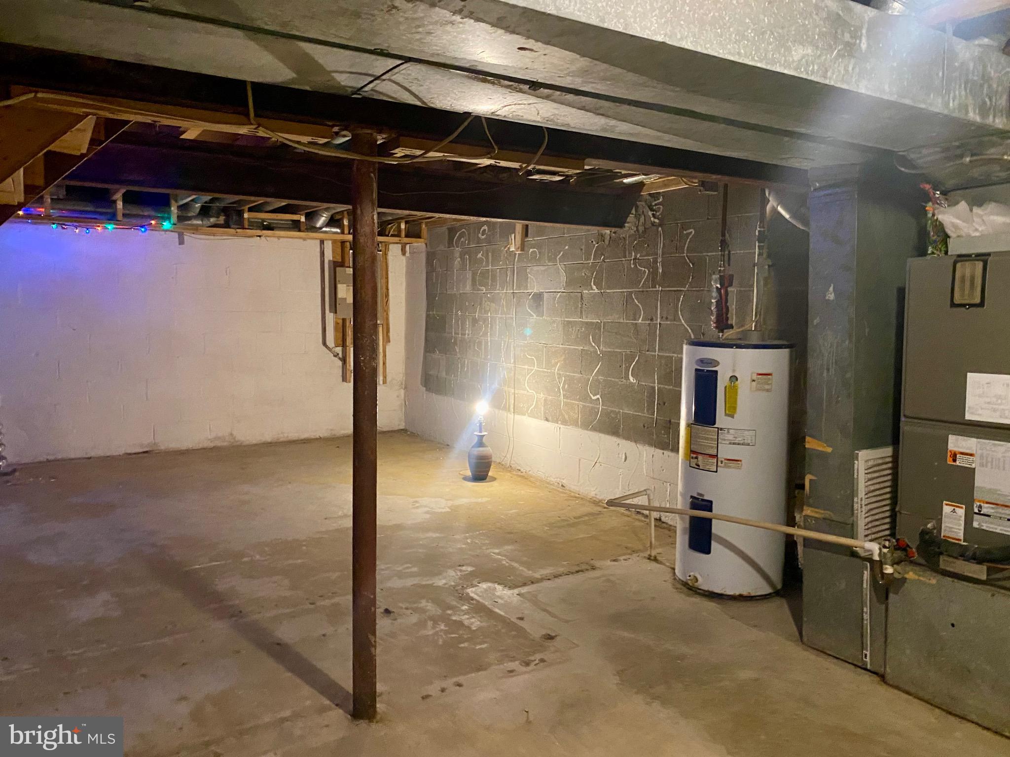 CARROLLWOOD MANOR - Residential