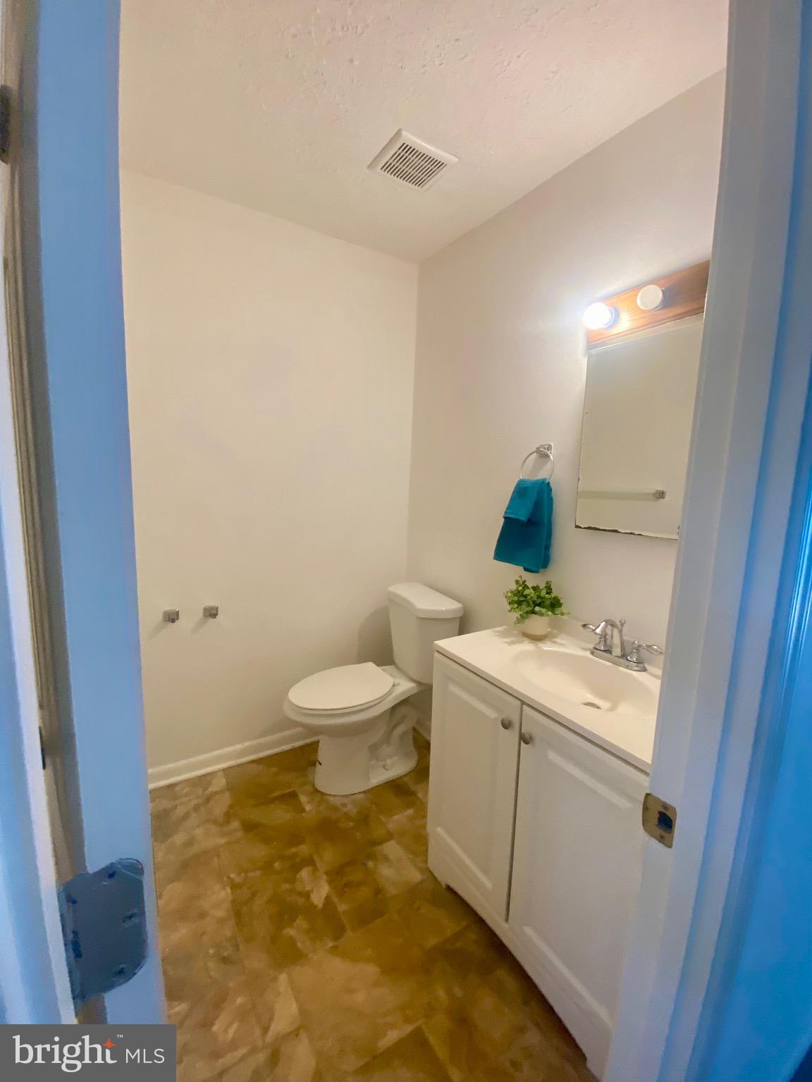 CARROLLWOOD MANOR - Residential