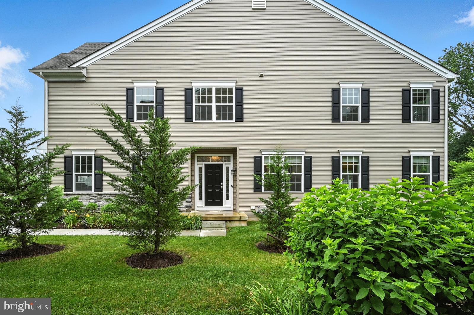 1446 ROSWELL LANE