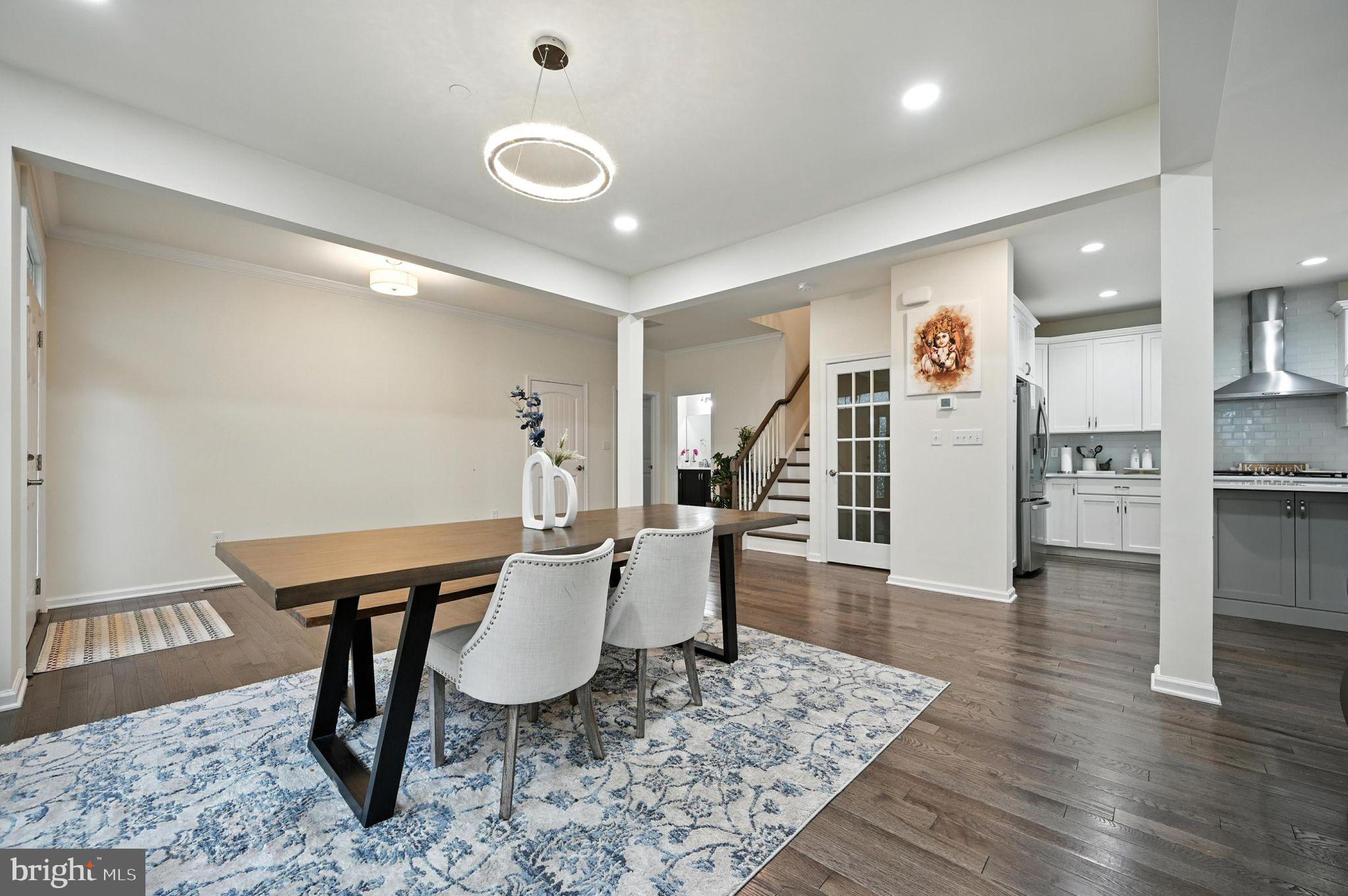 1446 ROSWELL LANE