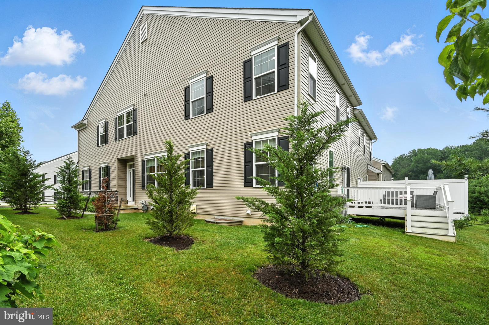 1446 ROSWELL LANE