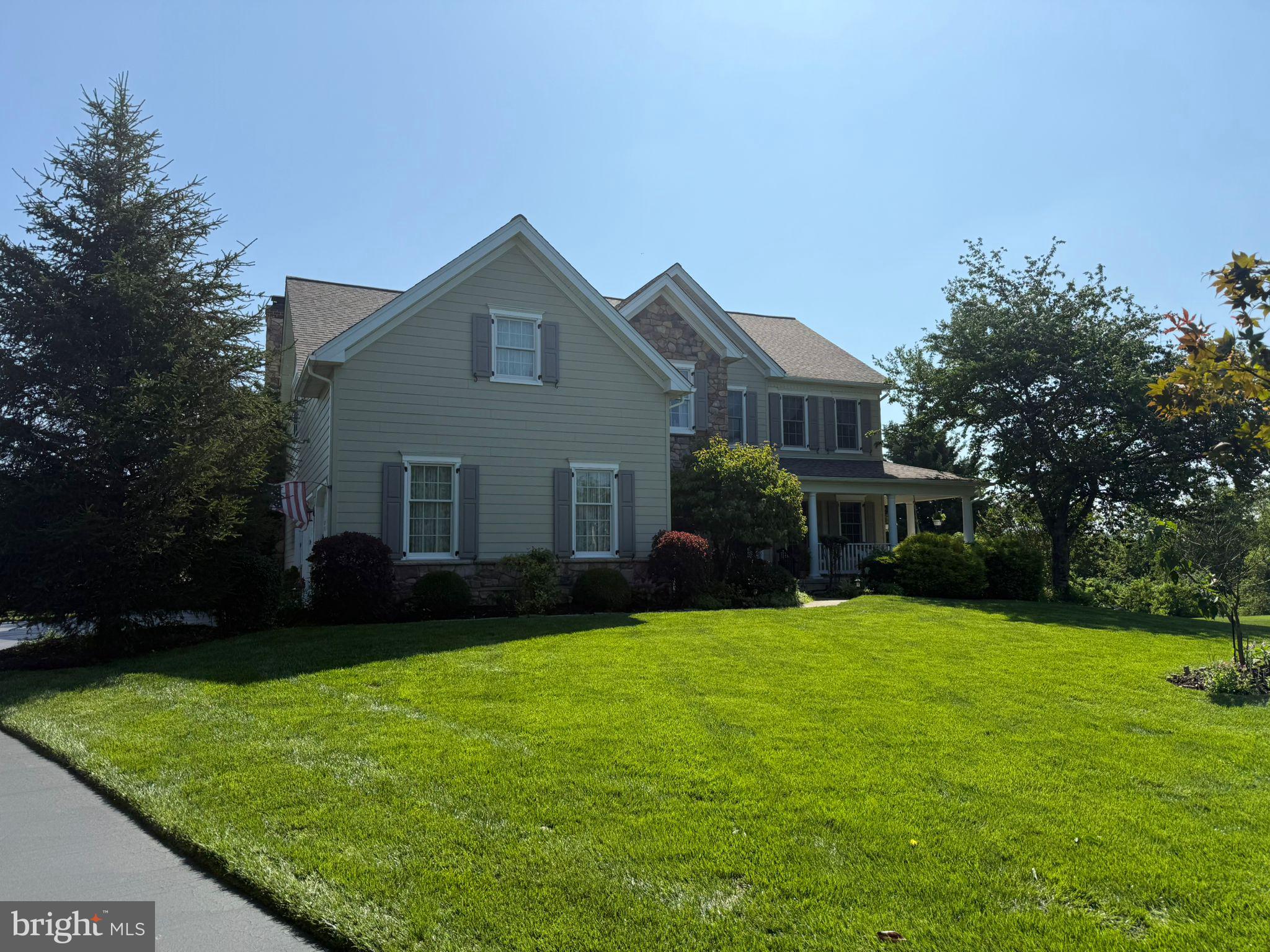 1666 ROYAL BERKSHIRE CIRCLE