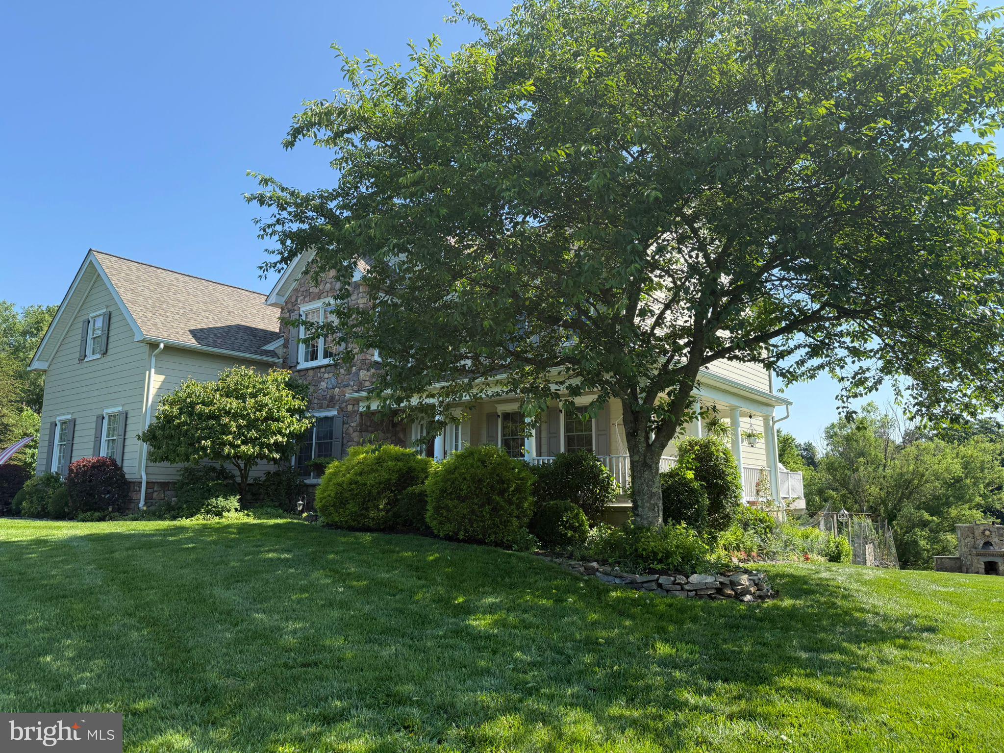 1666 ROYAL BERKSHIRE CIRCLE