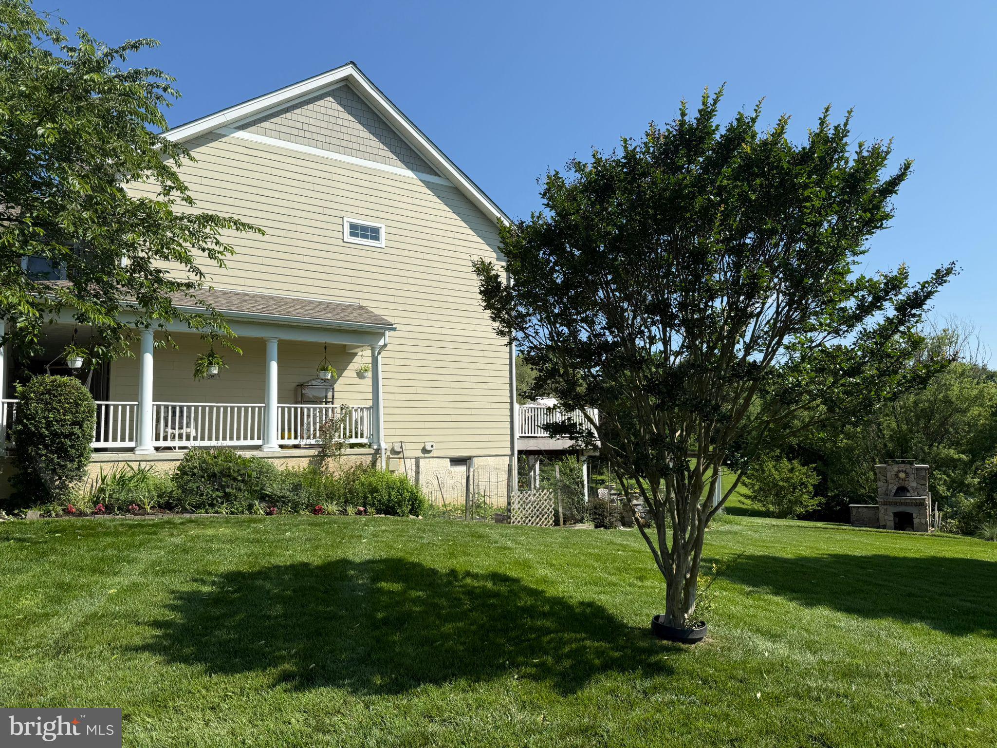1666 ROYAL BERKSHIRE CIRCLE